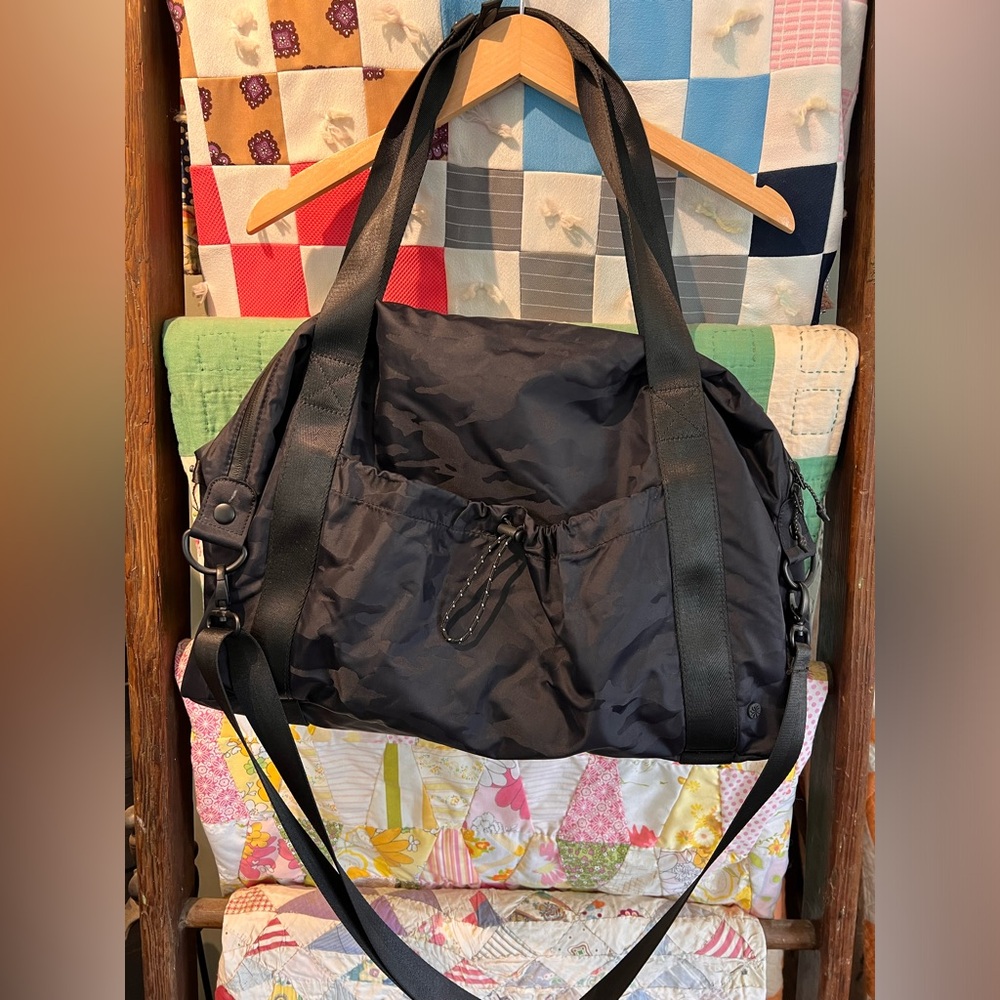 Athleta yoga gym bag black camo